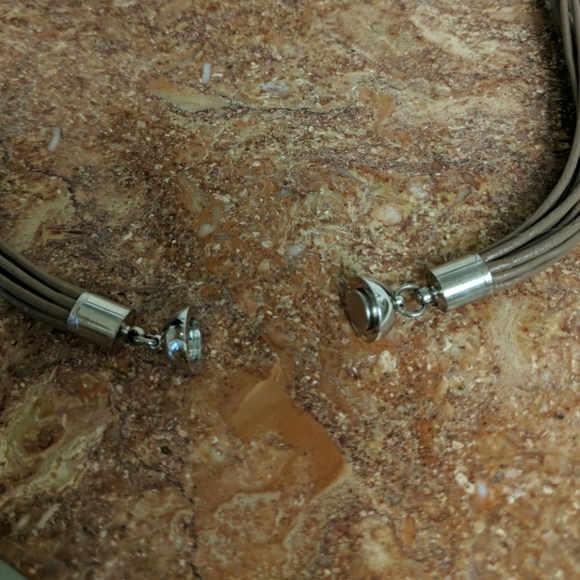 Pearl and Leather Necklace - Picture 2 of 3